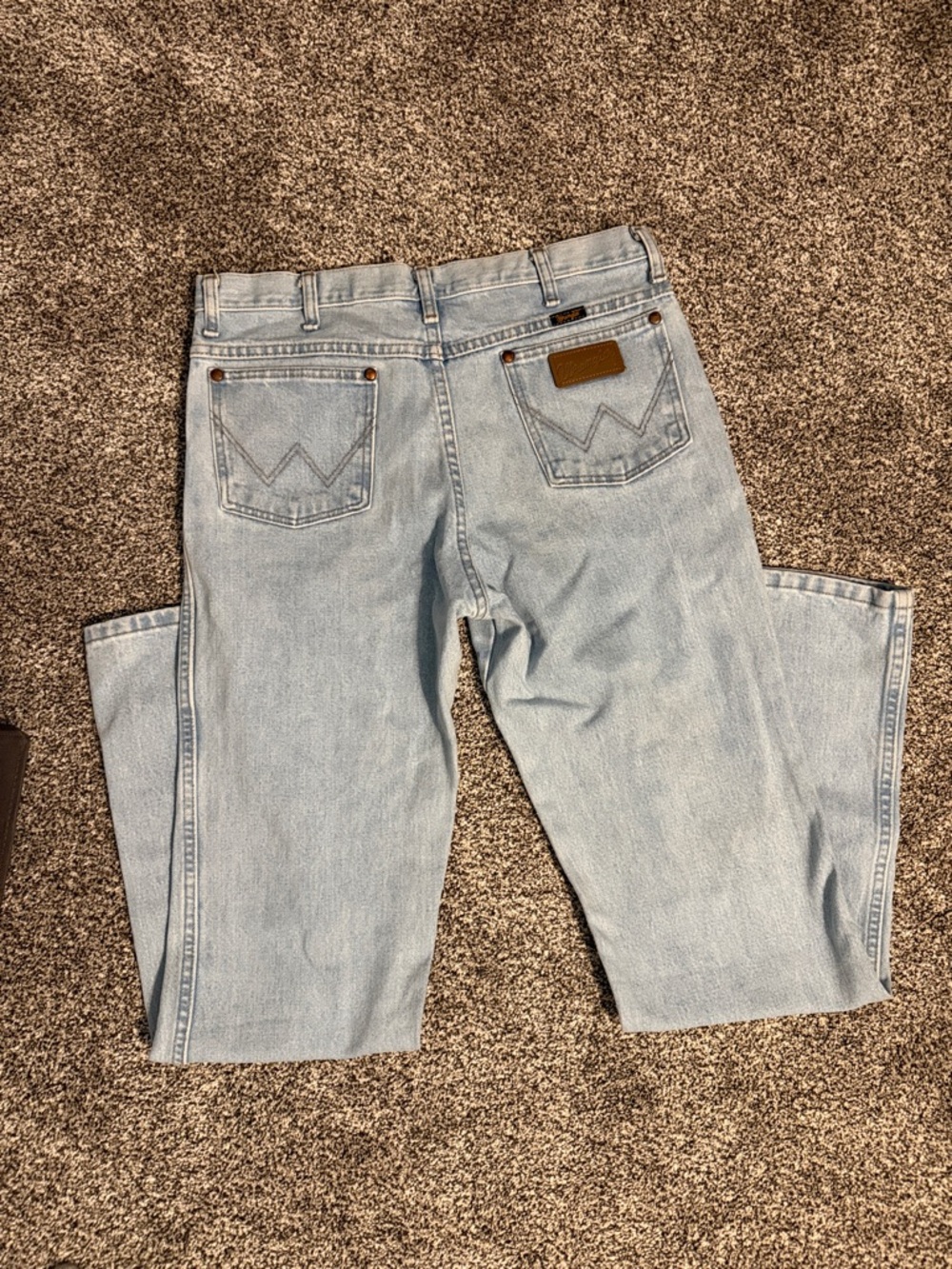 Men’s Wrangler Light Wash Straight Leg Jeans